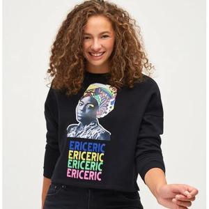 Polera Modelo Estampado Sex Education Redondo OPPOSITE