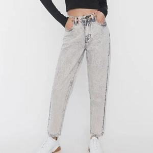 Jeans Mujer Mom Gris Acid Wash Corona