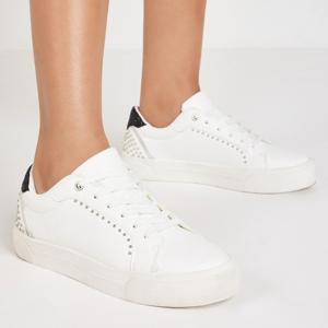 Zapatilla Urbana Rayo Y Detalle En Tacha Mujer