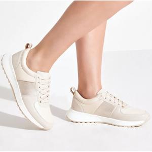 Zapatilla Urbana Acordonada Detalle Metálico Mujer Marittimo