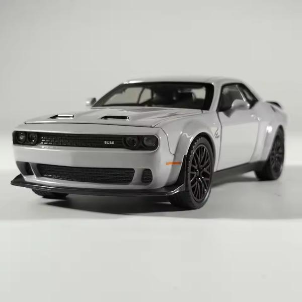 1:32 Dodge Challenger Hellcat, Auto Deportivo de Aleación, Luces y Sonido