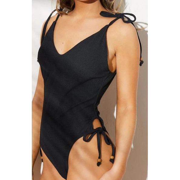 Traje de Baño con Textura y Amarras Accesorio de Mostacilla