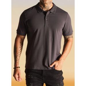 Polera Cuello Estampado