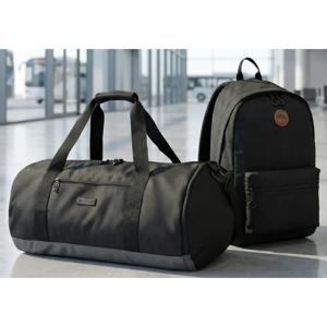 Combo Mochila Jane Negra Llaima Tela Impermeable + Bolso Duffel 40L Nyla Negro Saxoline