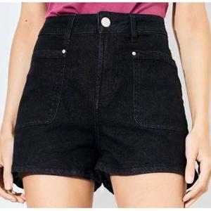 Short Bolsillos Delanteros Parche
